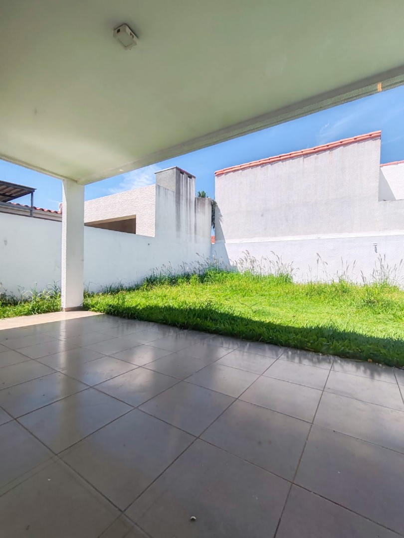 Casa en Carretera Norte en Santa Cruz de la Sierra 3 dormitorios 3 baños 2 parqueos Foto 10