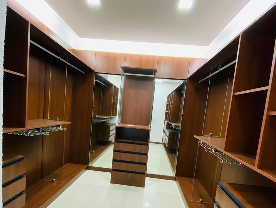 Casa en Urubó en Santa Cruz de la Sierra 3 dormitorios 5 baños 4 parqueos Foto 4