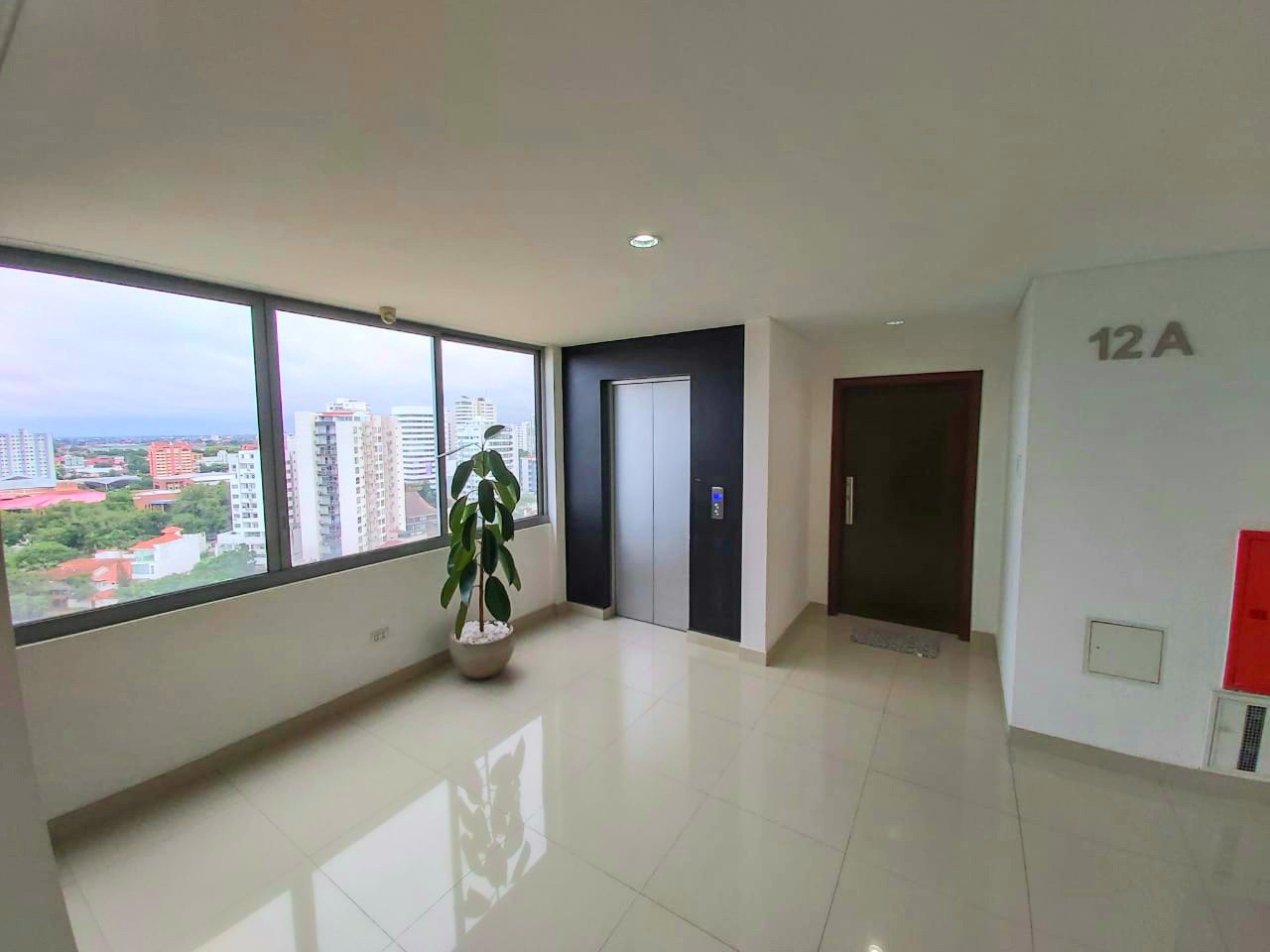 Departamento en VentaAlameda Potosí casi esquina Irala Edificio Torre Vanguardia  Foto 11