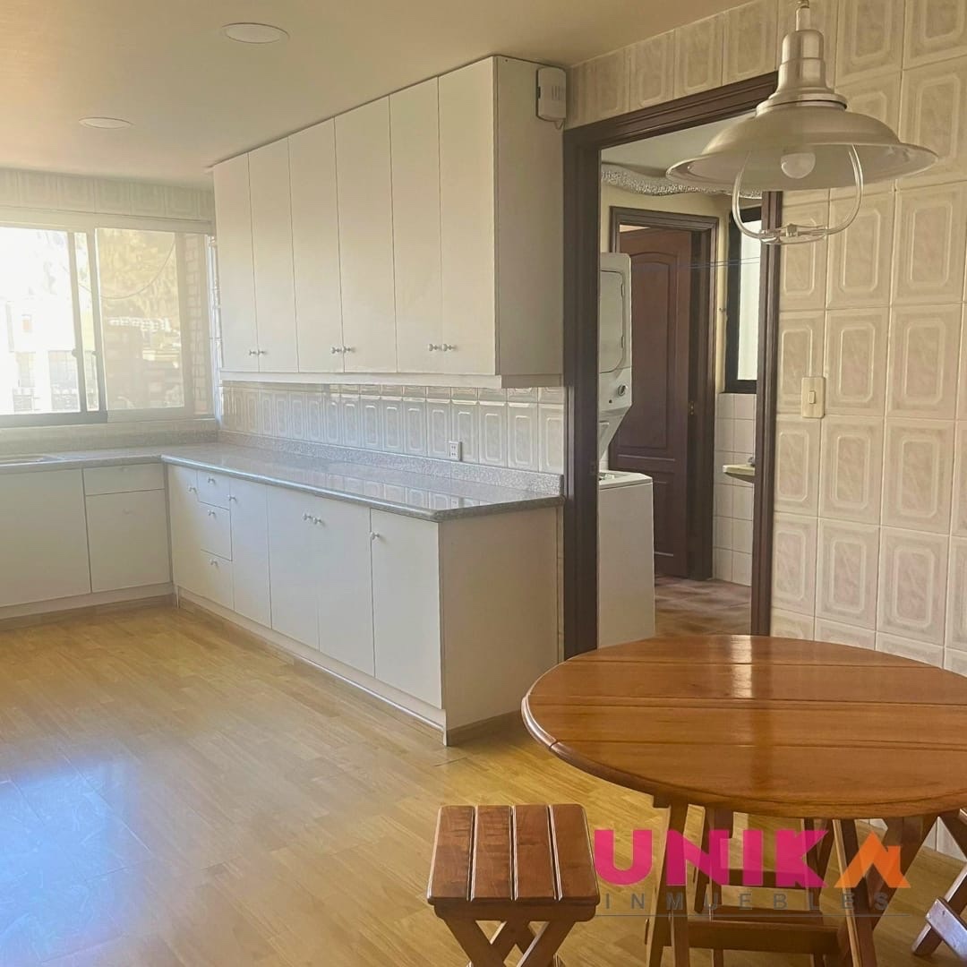 Departamento en AlquilerHermoso Penthouse Duplex Semi Amueblado, con lindas vista , Calacoto  3 dormitorios 4 baños 2 parqueos Foto 14