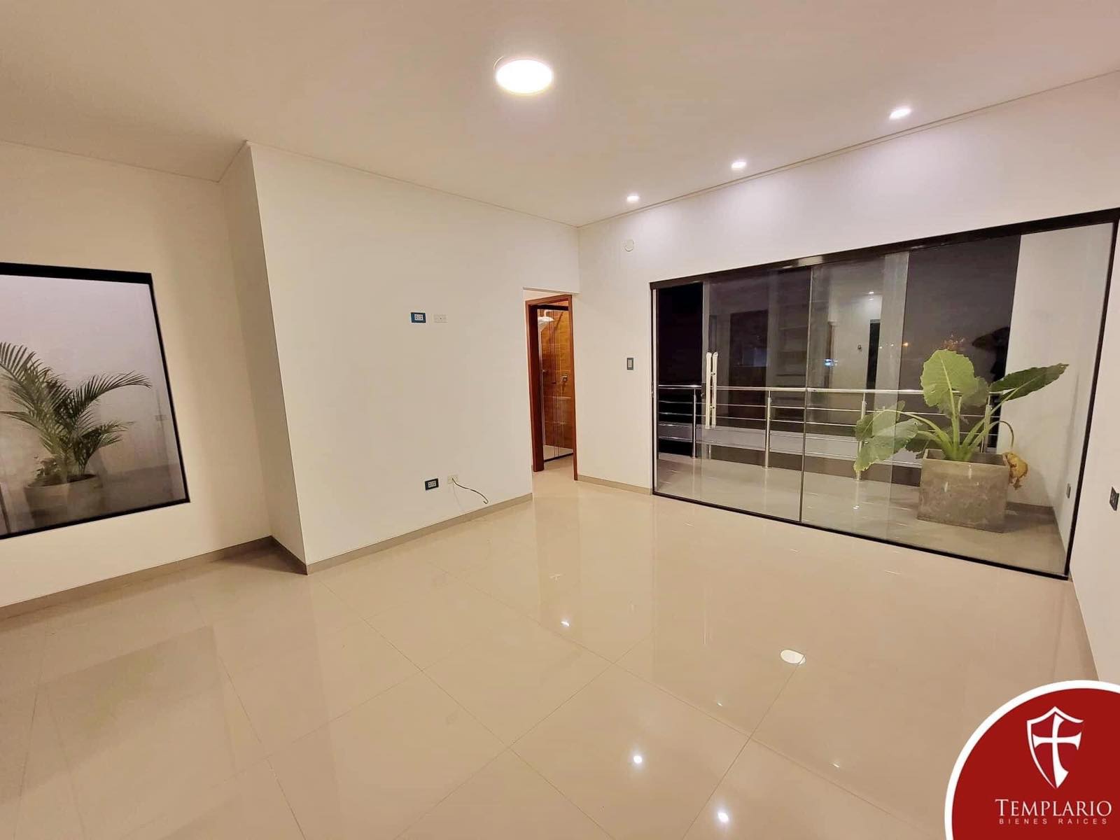 Casa en Entre 5to y 6to anillo Sur en Santa Cruz de la Sierra 3 dormitorios 4 baños 2 parqueos Foto 9