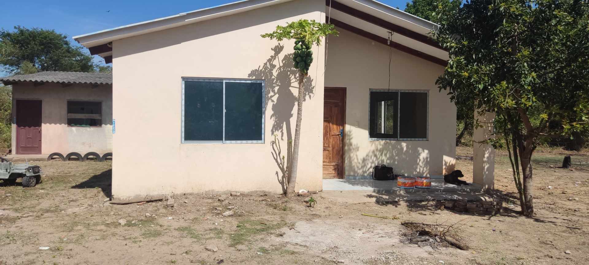 Casa Inmueble ubicado en Urbanización Guajojó,  U.V. 615 MZA. 19 lotes 3, 4 y 5 Cotoca. Foto 1