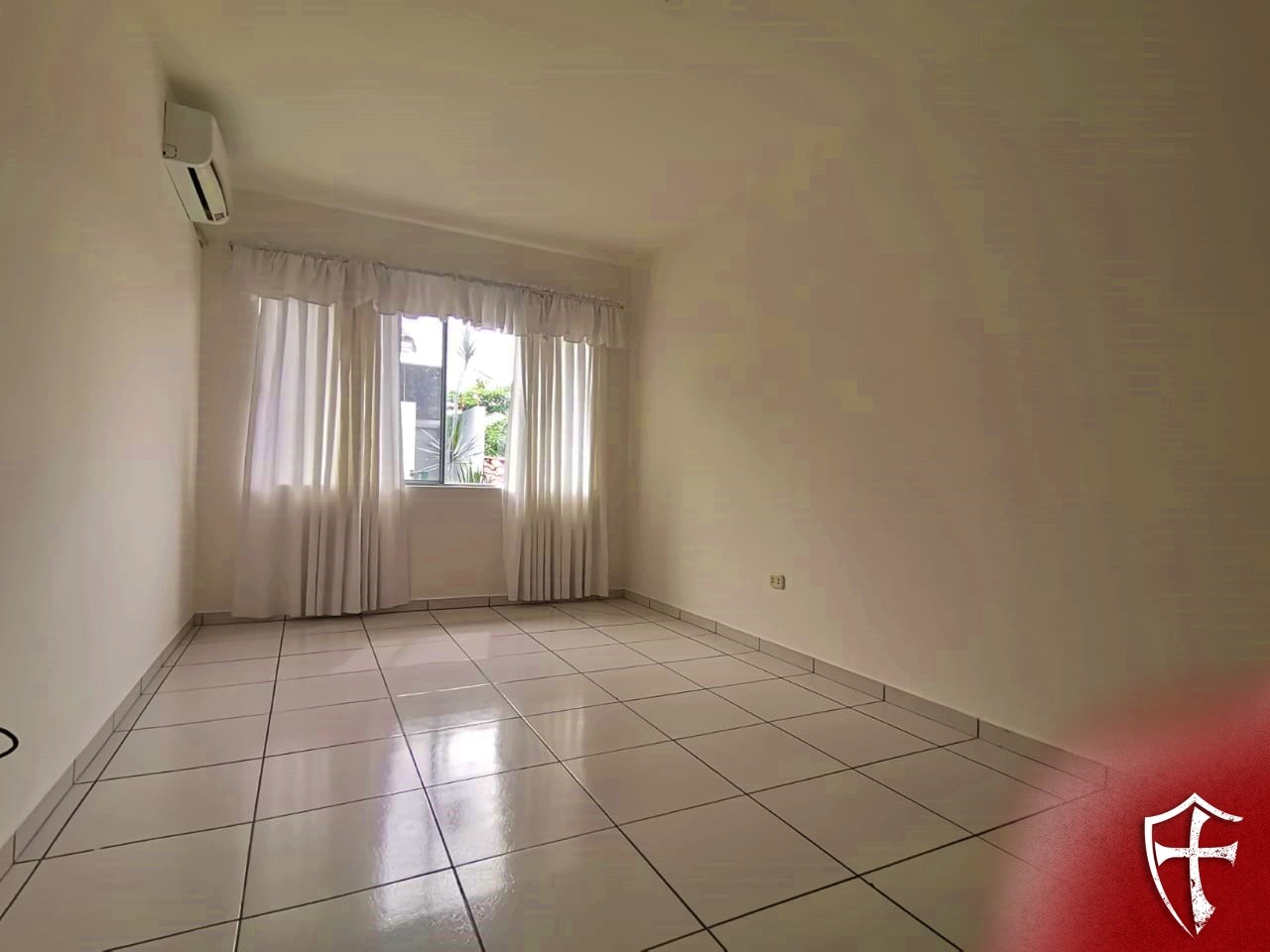 Casa en AlquilerAvenida Radial 19 Foto 4