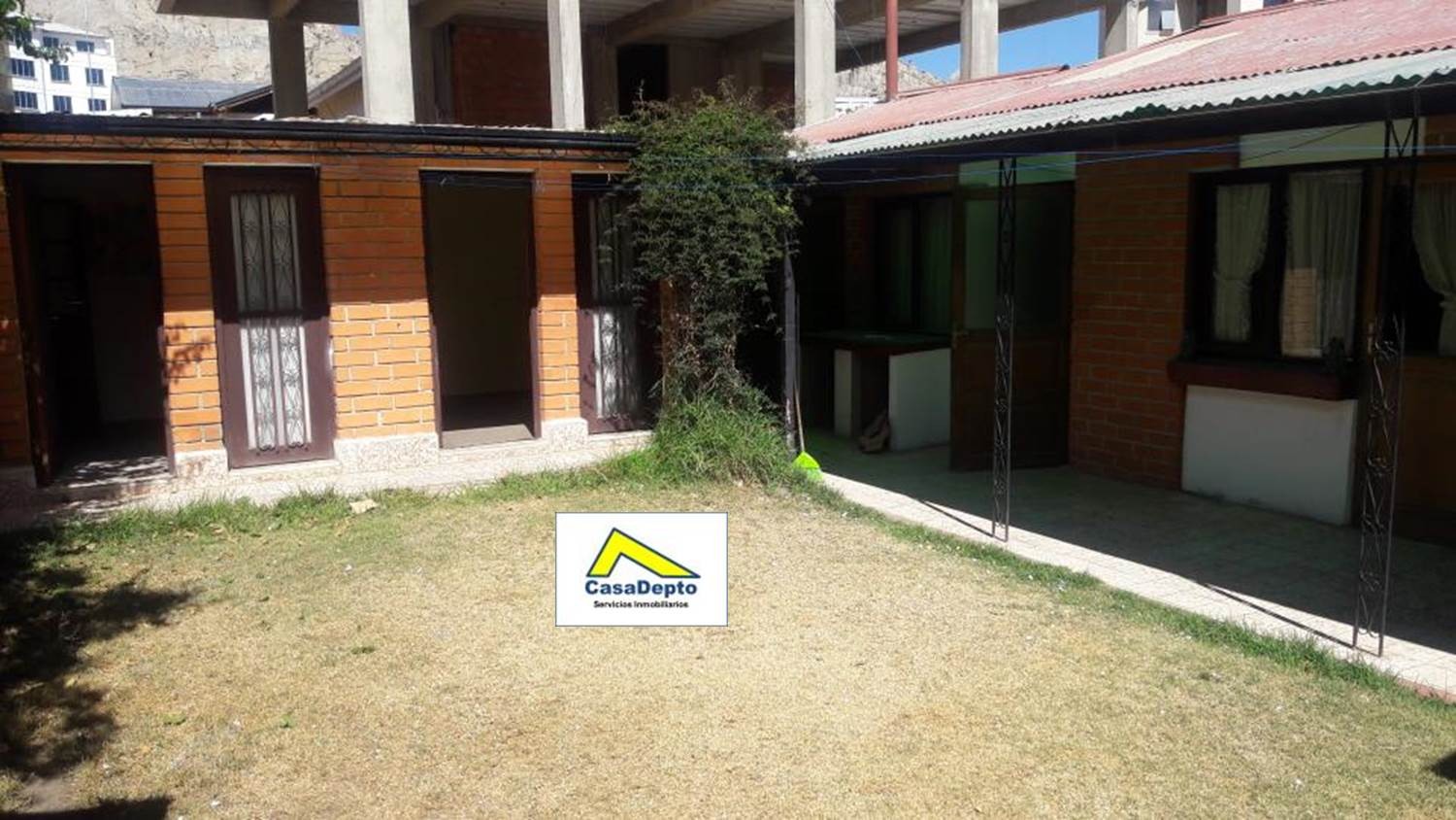 Casa en San Miguel en La Paz 4 dormitorios 3 baños 1 parqueos Foto 2