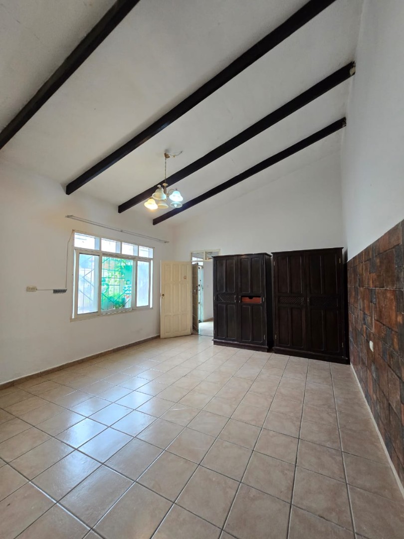 Casa en AlquilerAv. 3 Pasos al Frente, 3er anillo, entrada a la Bimodal, calle Carmelo Ortiz # 3130 2 dormitorios 2 baños 2 parqueos Foto 11