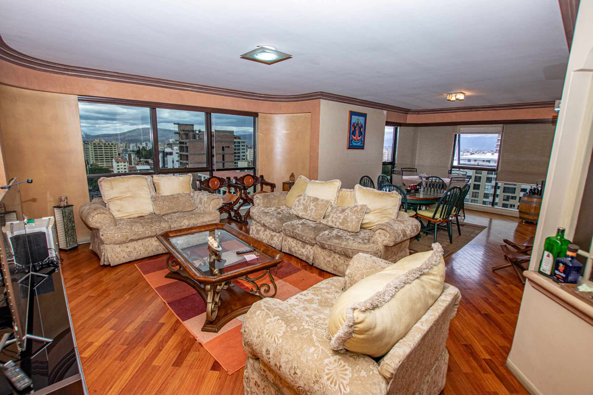 Departamento en AlquilerAv. Santa Cruz esq. Av. América Foto 3