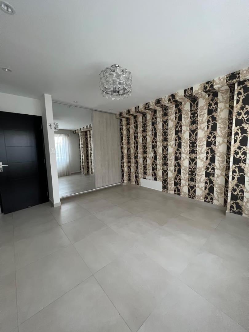 En Alquiler a $us 750 Foto 17