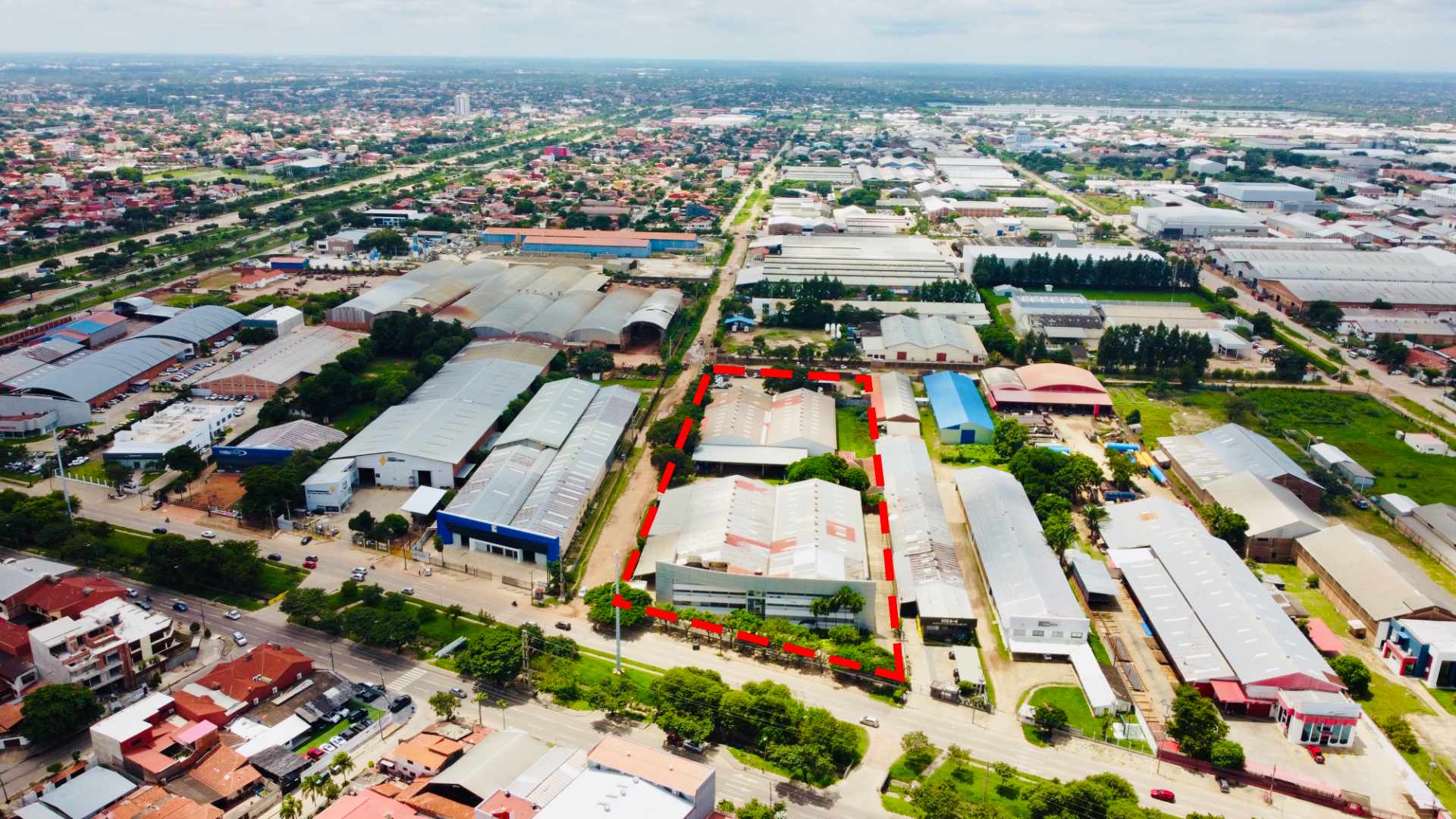 Galpón GALPON EN VENTA ZONA PARQUE INDISTRIAL SOBRE EL 4TO ANILLO  Foto 4