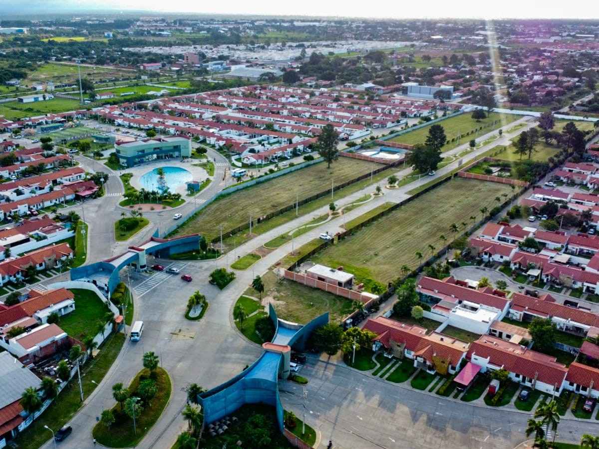 Terreno en VentaAv Internacional G77     Foto 15
