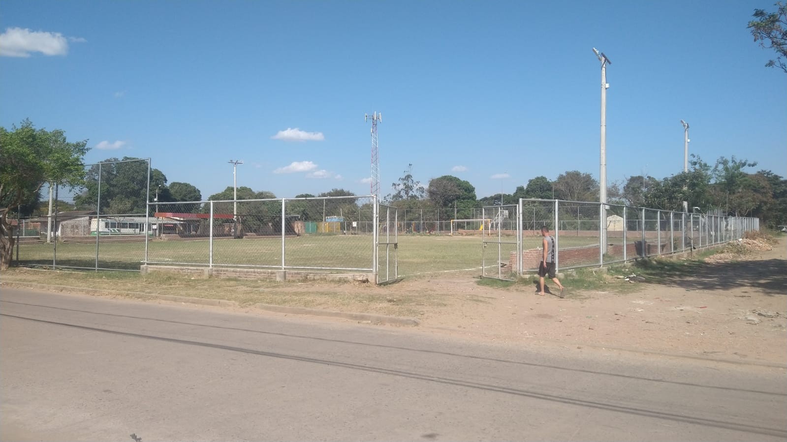 Casa en VentaCASA EN VENTA DE OCASION  EN BARRIO LOS CHACOS ZONA PAMPA DE LA ISLA  6TO ANILLO 2 dormitorios 1 baños 2 parqueos Foto 4