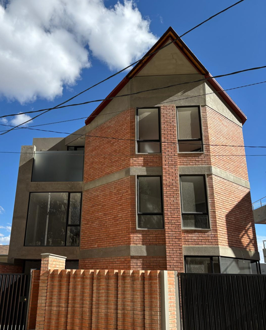 Casa en VentaMonte Aquarium 4 dormitorios 4 baños 2 parqueos Foto 1