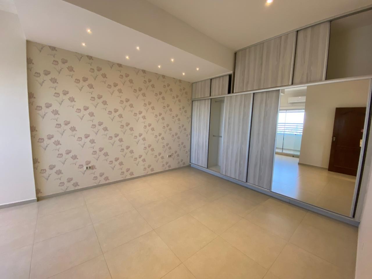 Departamento en Entre 3er y 4to anillo Norte en Santa Cruz de la Sierra 3 dormitorios 3 baños 2 parqueos Foto 9