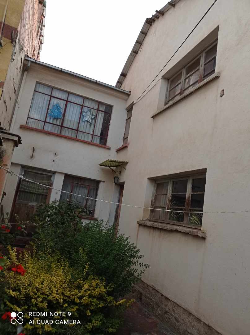 Departamento en VentaCalle Nicaragua. Entre calles República Dominicana y Lucas Jaimes. A media cuadra del parque botánico. Foto 3