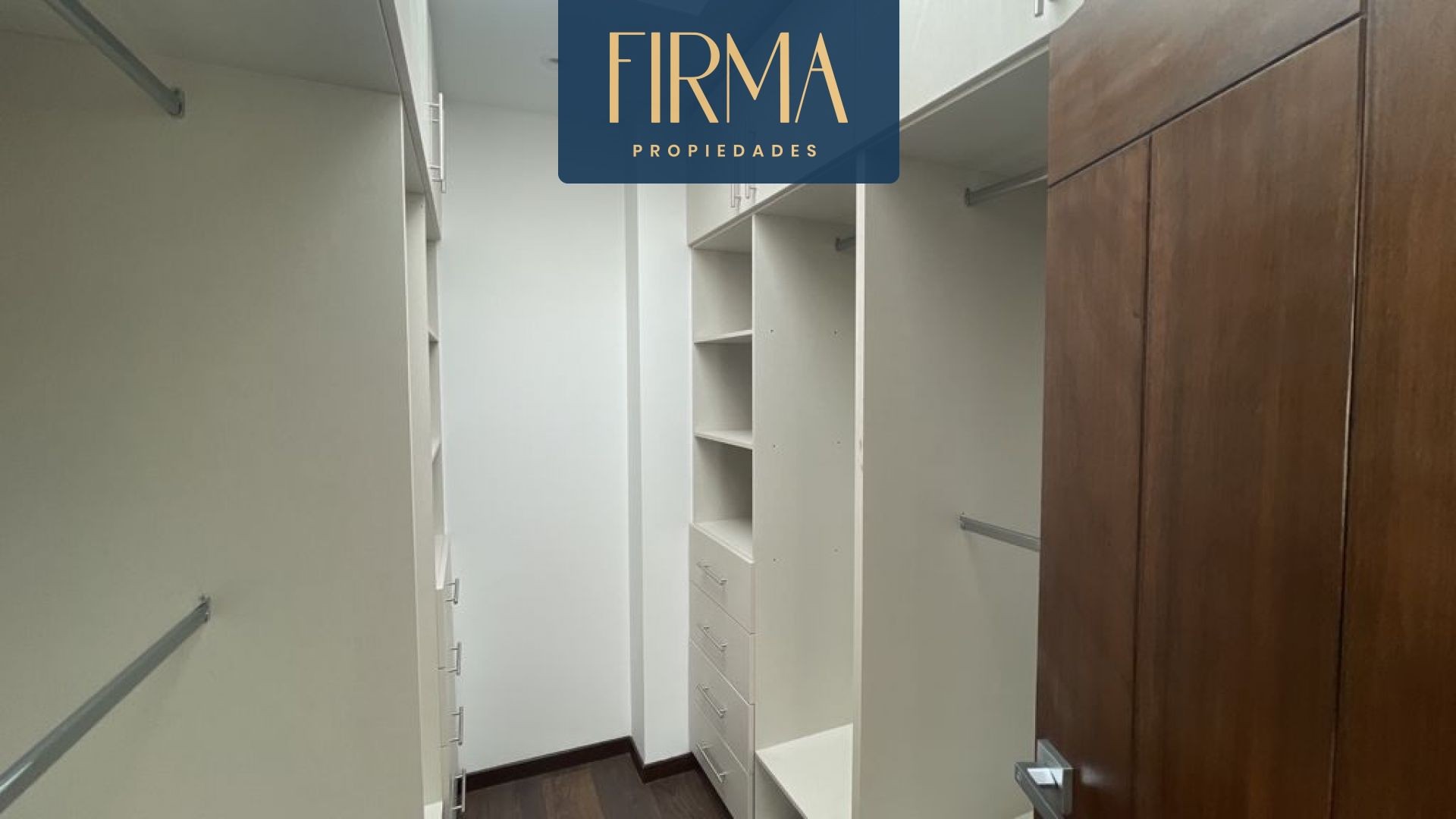 Casa en Irpavi en La Paz 3 dormitorios 4 baños 2 parqueos Foto 7