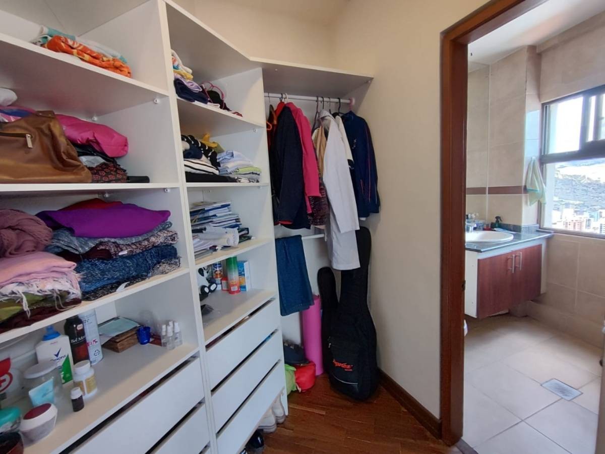 Departamento en AnticréticoCALLE 25 CALACOTO AV. MUÑOZ REYES Foto 5