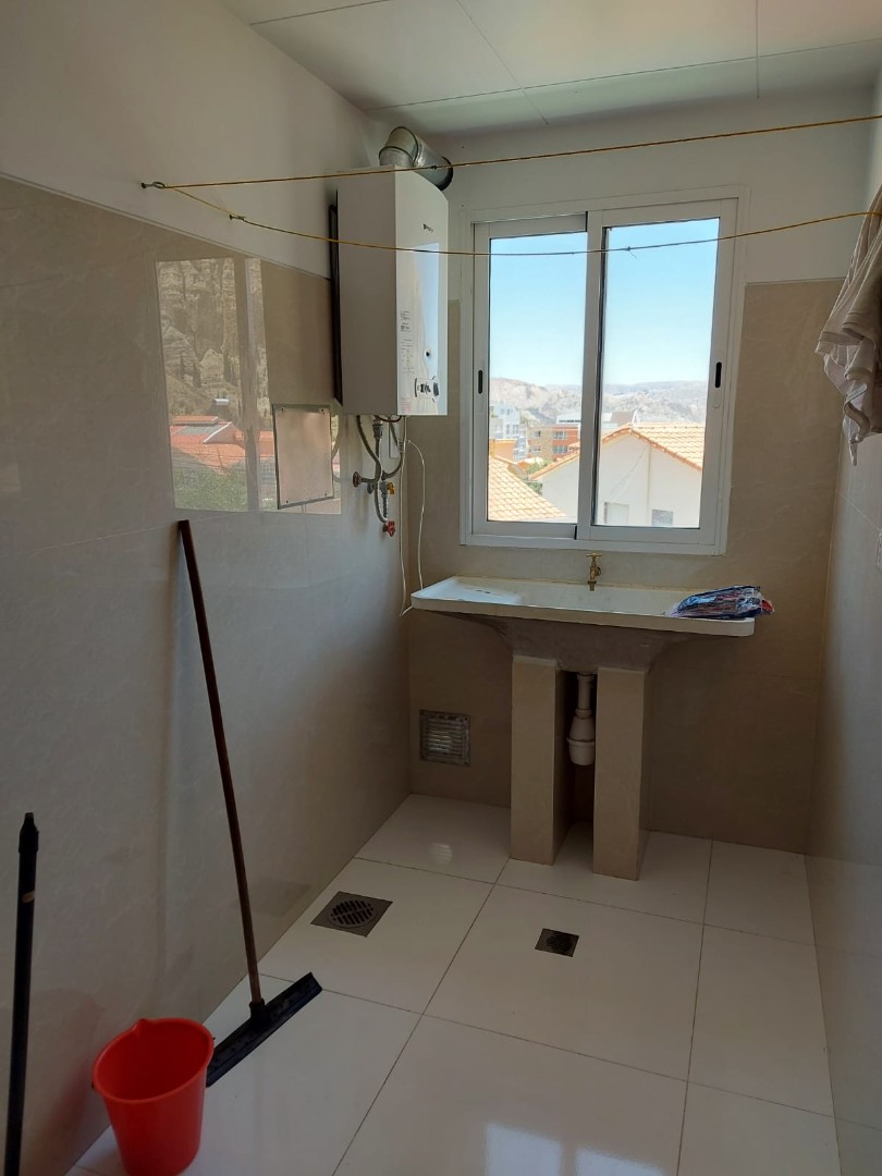 Departamento Calle 31 de Achumani  Foto 2