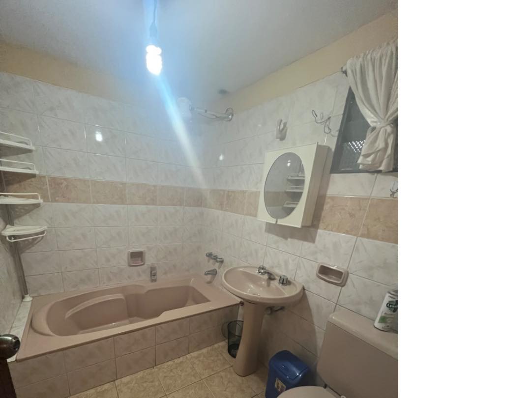 Departamento en AnticréticoCalle 16 de Obrajes  Hugo Ernest  3 dormitorios 3 baños 1 parqueos Foto 10