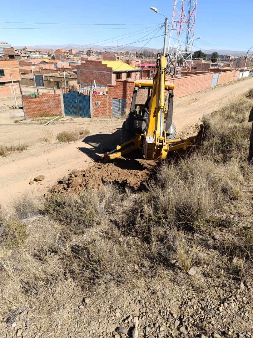 Departamento Zona: Viacha
Sobre la Doble Vía de la Carretera a Viacha.
 Foto 2