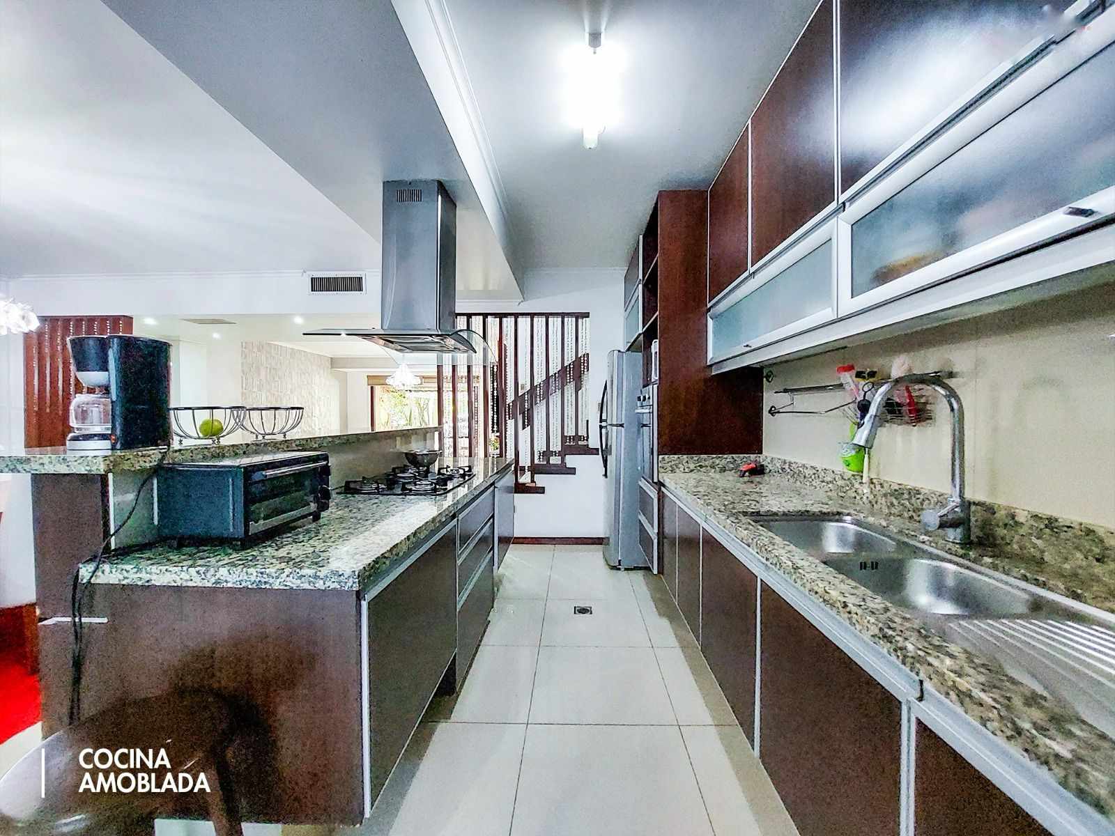 Casa en VentaCondominio Ciudad Real - Av. Busch Esquina 3er Anillo Interno 4 dormitorios 4 baños 2 parqueos Foto 4