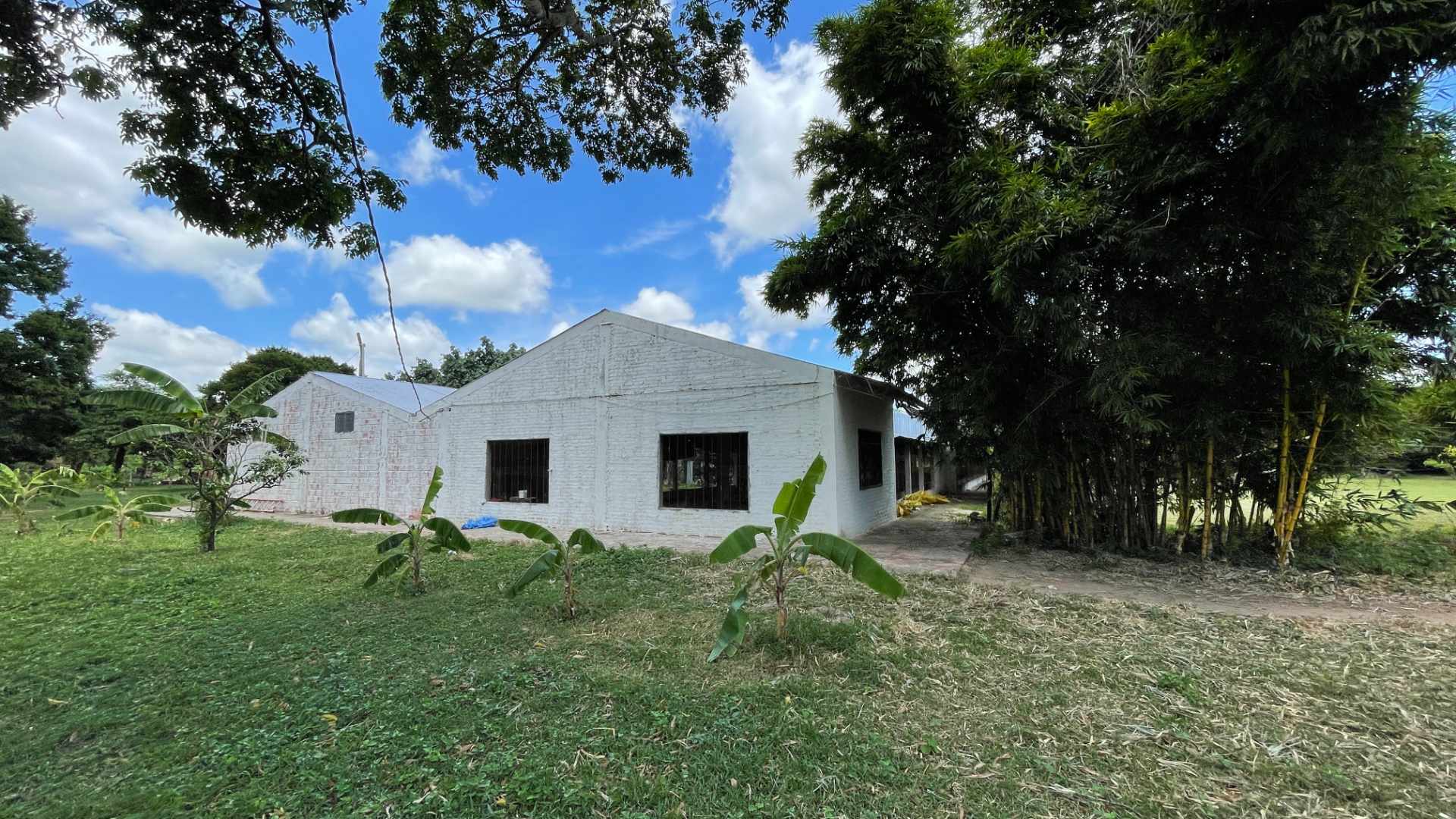 Quinta propiedad agrícola en VentaGRANJA LISTA PARA PRODUCIR -  EN VENTA - COTOCA - 8000m² -  3 dormitorios 2 baños 10 parqueos Foto 6