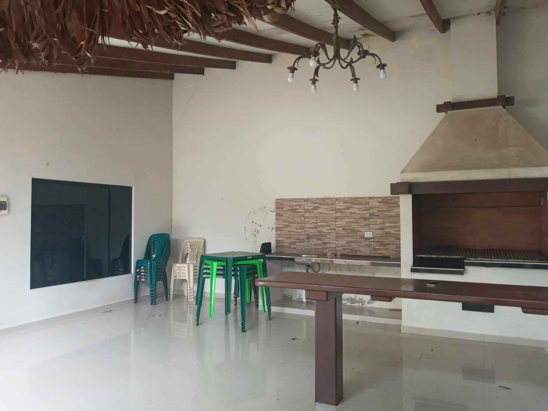 Casa en VentaEN WARNES LOCALIDAD LAS BARRERAS CASA QUINTA EN VENTA  2 dormitorios 3 baños 4 parqueos Foto 9