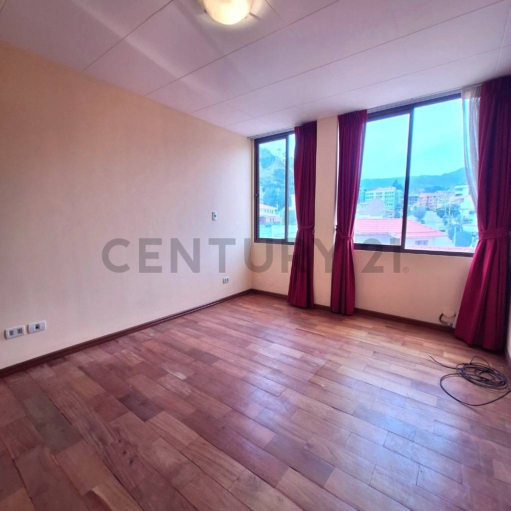 Departamento en AlquilerACHUMANI 3 dormitorios 4 baños 1 parqueos Foto 15