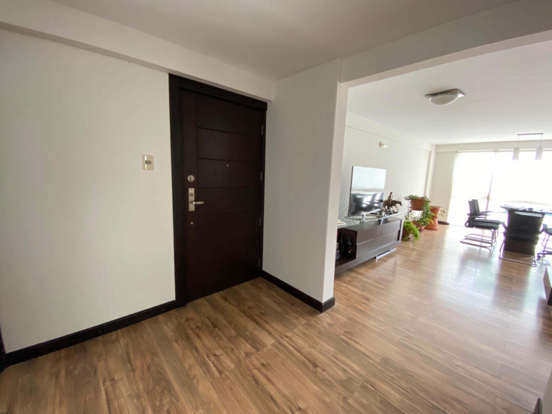 Departamento COTA COTA, 𝐄𝐗𝐂𝐄𝐋𝐄𝐍𝐓𝐄 𝐔𝐁𝐈𝐂𝐀𝐂𝐈𝐎́𝐍 - Calle 26 Foto 6