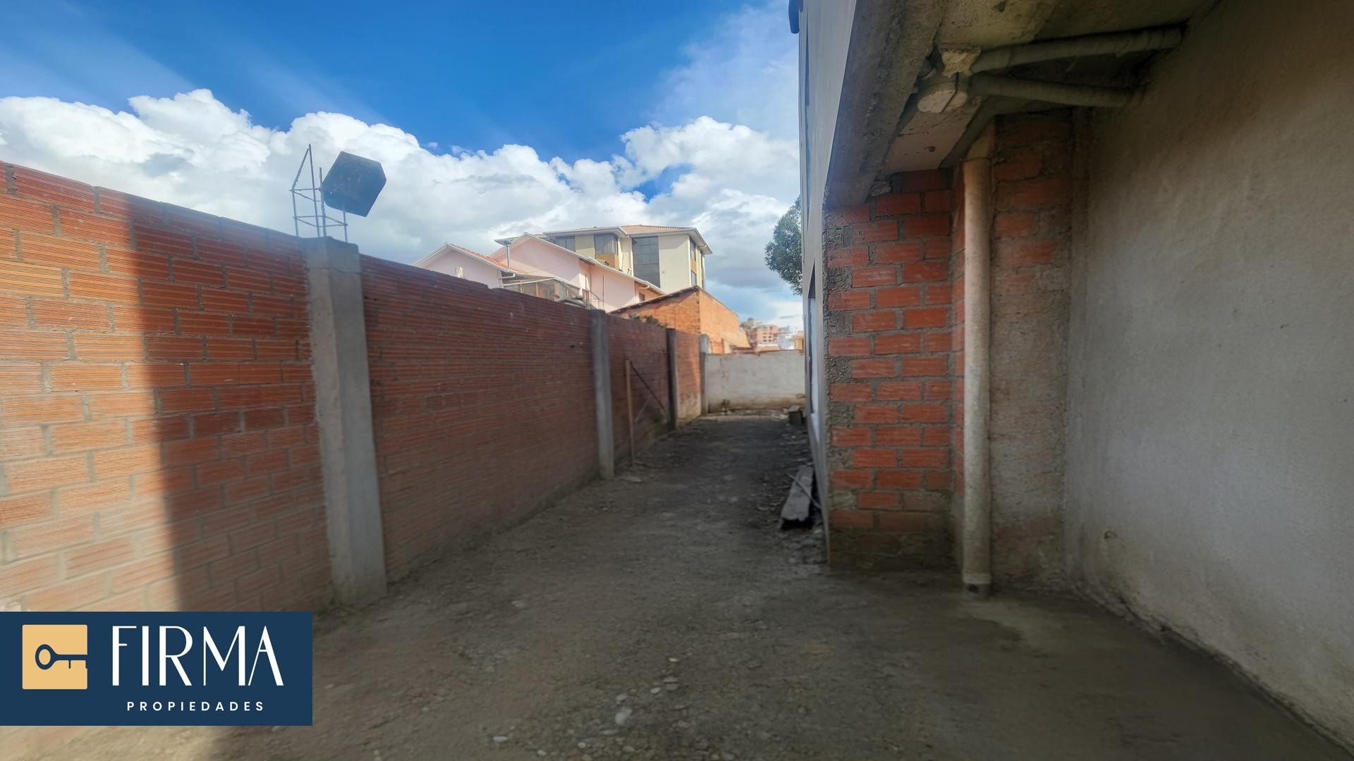 Casa CASA EN PREVENTA DE LUJO EN ESQUINA, ALTO IRPAVI SECTOR PEÑA AZUL Foto 7