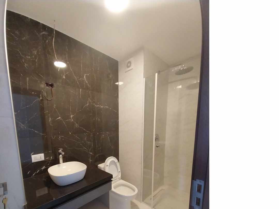 Oficina Av. Banzer entre 2dony 3er anillo Foto 6