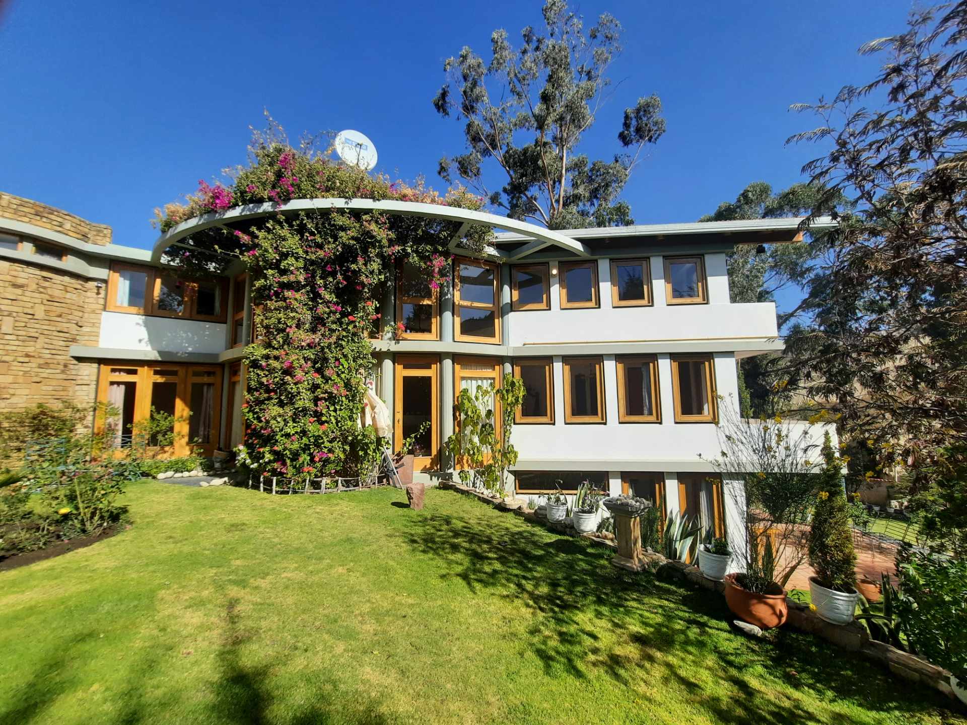 Casa en VentaMallasilla 3 dormitorios 4 baños 4 parqueos Foto 1