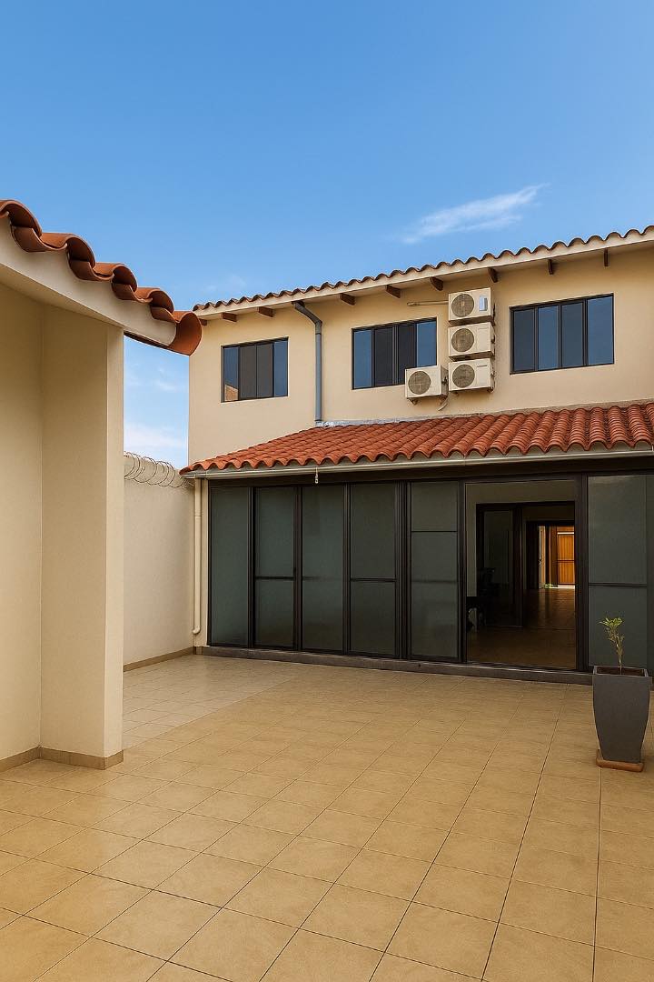 Casa en Entre 4to y 5to anillo Norte en Santa Cruz de la Sierra 4 dormitorios 3 baños 2 parqueos Foto 16