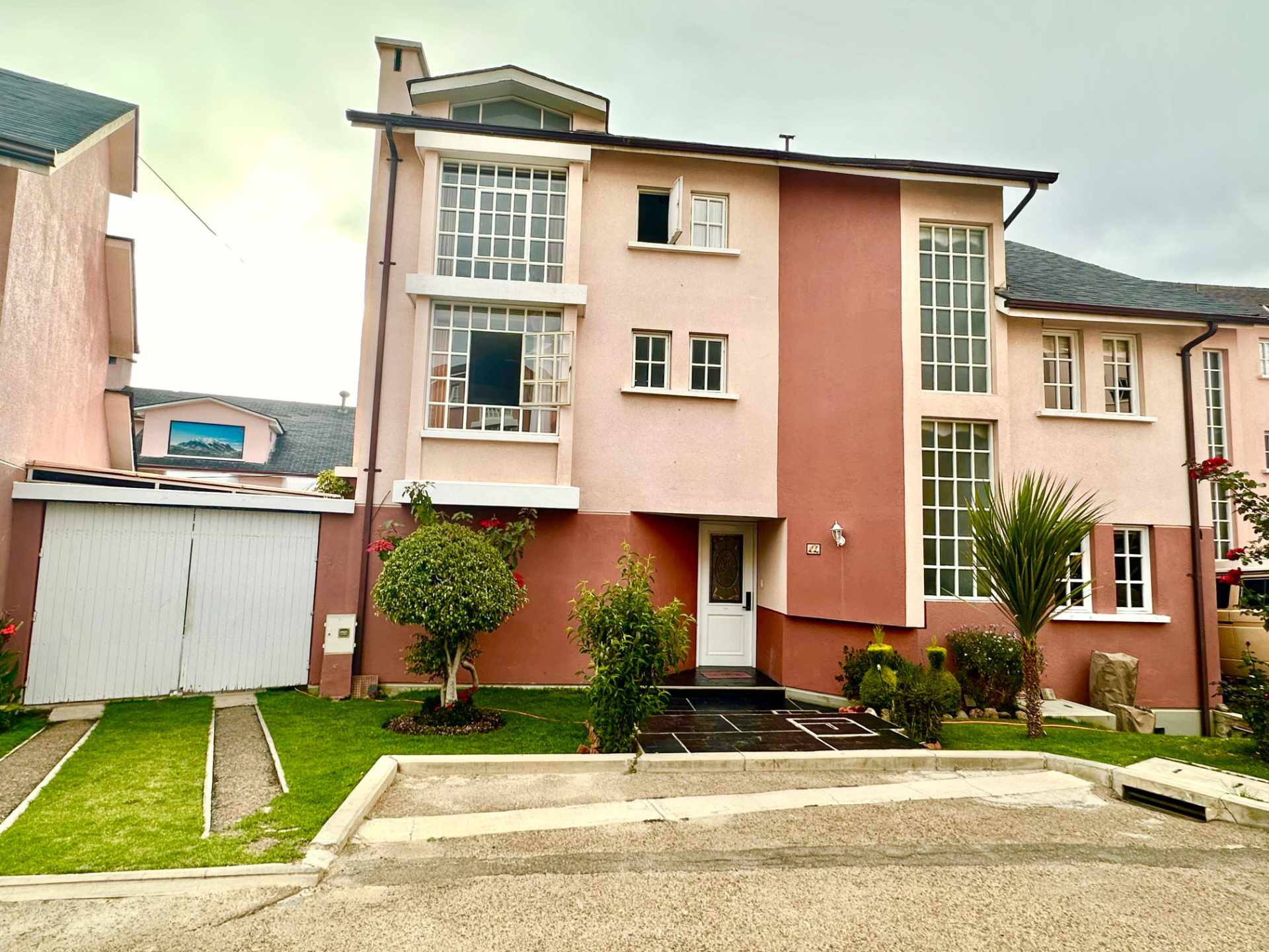 Casa en VentaCALACOTO CALLE 21 4 dormitorios 5 baños 3 parqueos Foto 1