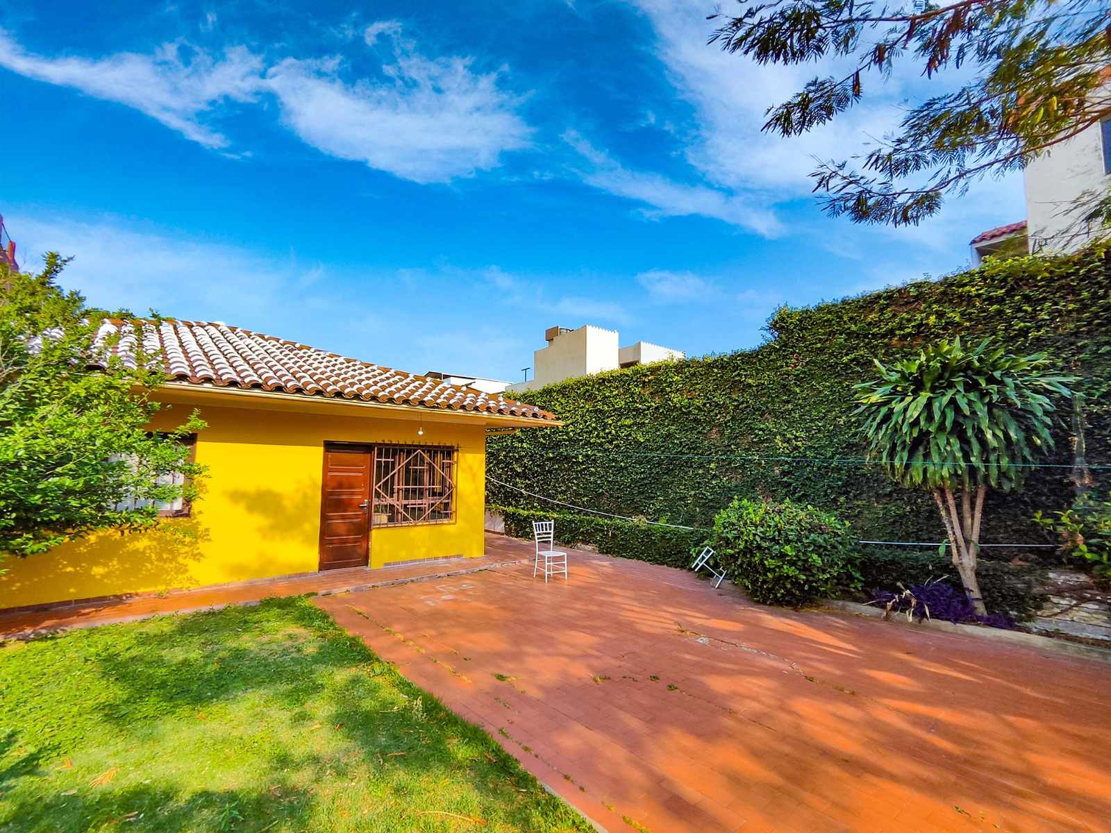 Casa en VentaOPORTUNIDAD!  AV. SANTOS DUMONT Y 2DO ANILLO.!  Foto 3