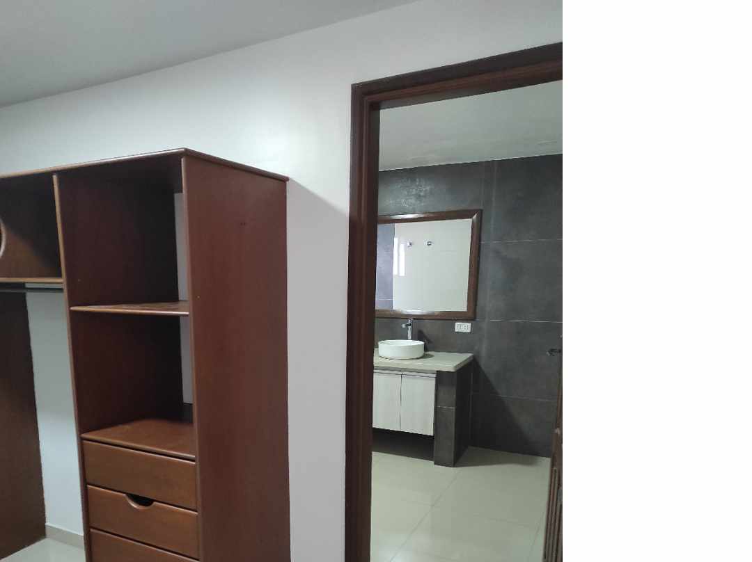 En Alquiler a $us 1,500 Foto 10