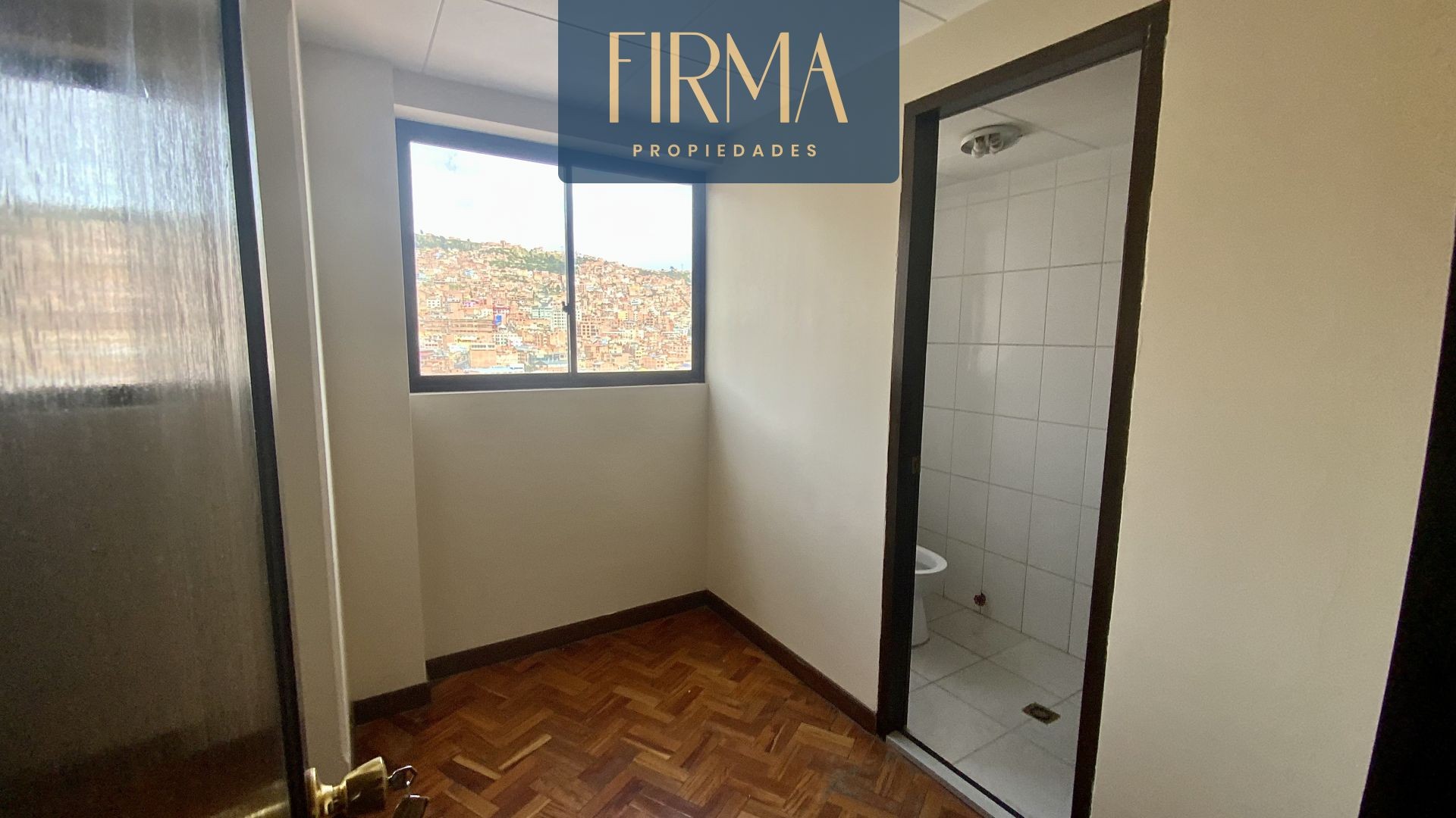 Departamento en Miraflores en La Paz 6 dormitorios 4 baños 1 parqueos Foto 10