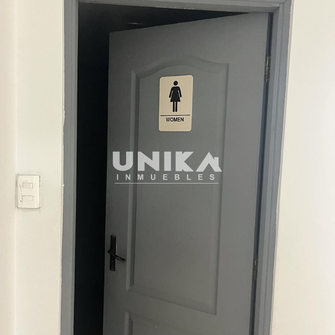 Oficina en AlquilerAMPLIA OFICINA SOLEADA EN LA MEJOR UBICACIÓN , ASCENSOR PRIVADO 4 AMBIENTES , SALA DE REUNIÓN. Foto 22