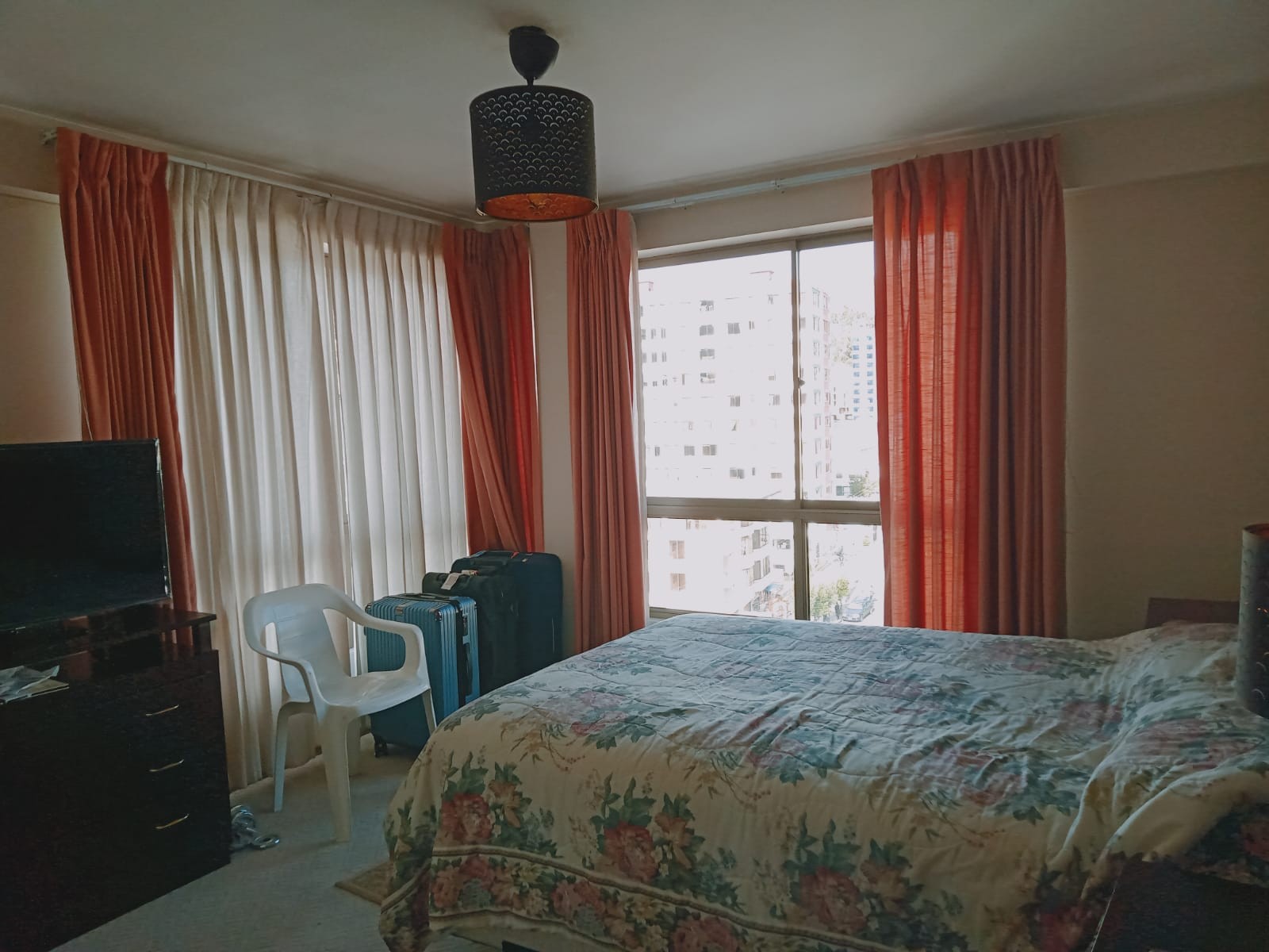 Departamento en Cota Cota en La Paz 3 dormitorios 4 baños 1 parqueos Foto 4