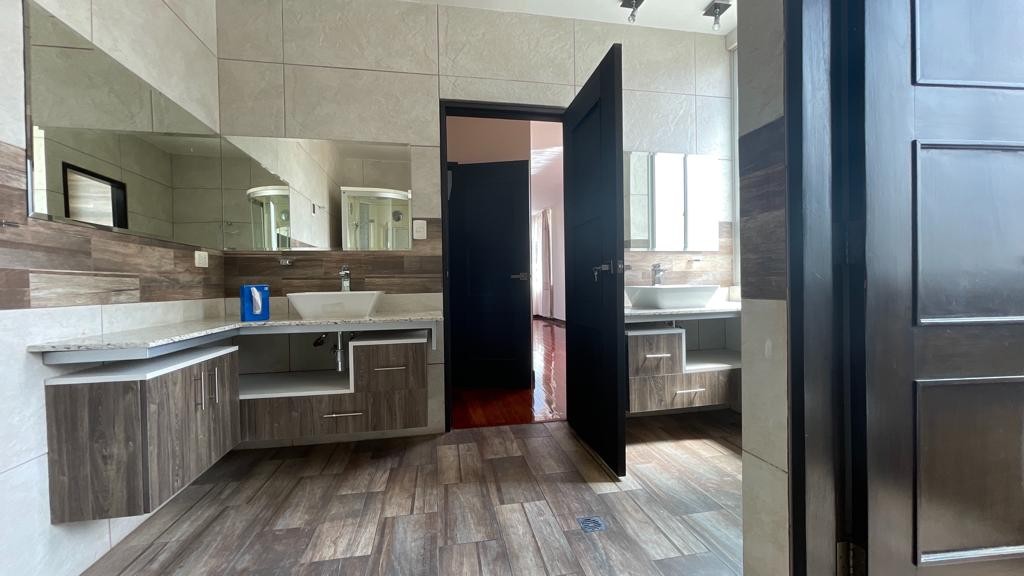 Departamento en VentaPENTHOUSE EN VENTA EN ACHUMANI Foto 4