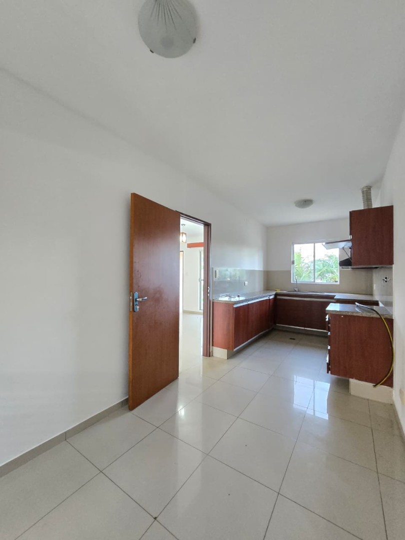 Casa en VentaAv. Banzer km 7, Condominio Sevilla Los Bosques – Zona Norte, Santa Cruz 4 dormitorios 2 baños 2 parqueos Foto 5
