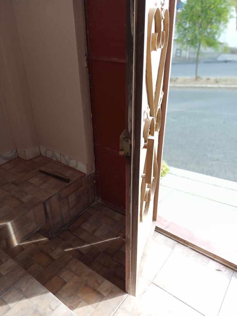 Local comercial en AnticréticoZona pampahasi Av. Circunvalación A Nro 81 Foto 6