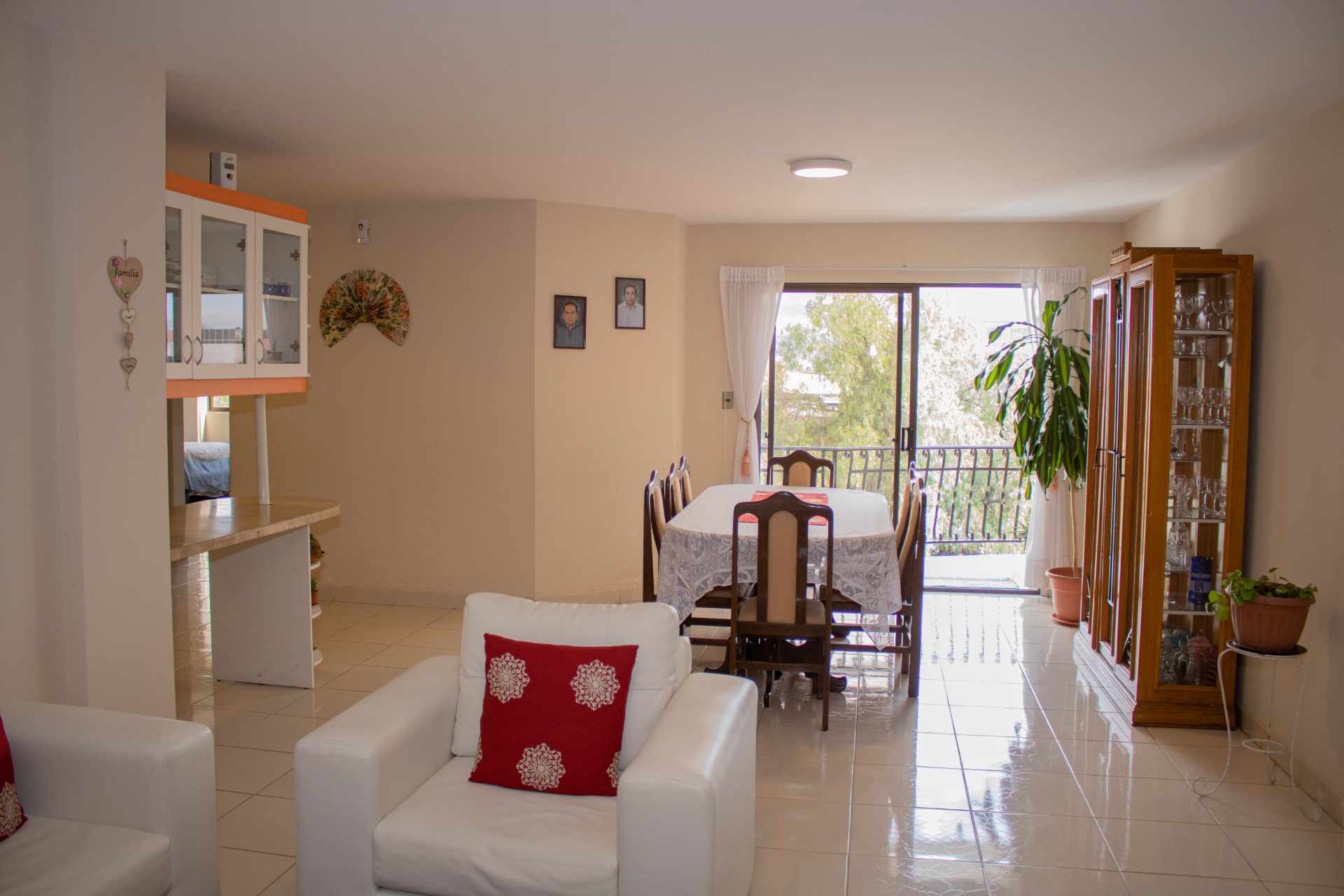 Departamento en VentaCondominio Juan Pablo II Fase I, Inmediaciones Av. D´orbigny y Segunda Km 4 A Quillacollo 3 dormitorios 3 baños 1 parqueos Foto 3