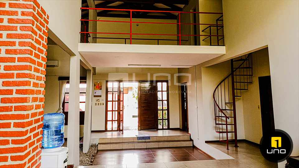 Casa en VentaAMPLIA CASA SOLO PARA OFICINA ZONA NORTE AV. BENI 5TO ANILLO Foto 11