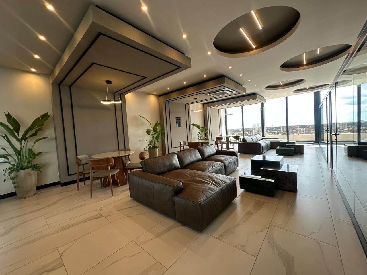 Departamento MONOAMBIENTE EN VENTA SKY MOON
📍EQUIPETROL, Calle Dr. Victor Pinto
TOTALMENTE EQUIPADO Foto 1