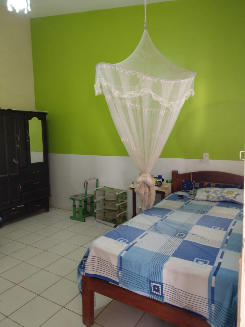 Casa en VentaBarrio Nueva Esperanza
Entre Av. 2 de agosto y Cambodromo  8 dormitorios 3 baños 2 parqueos Foto 2