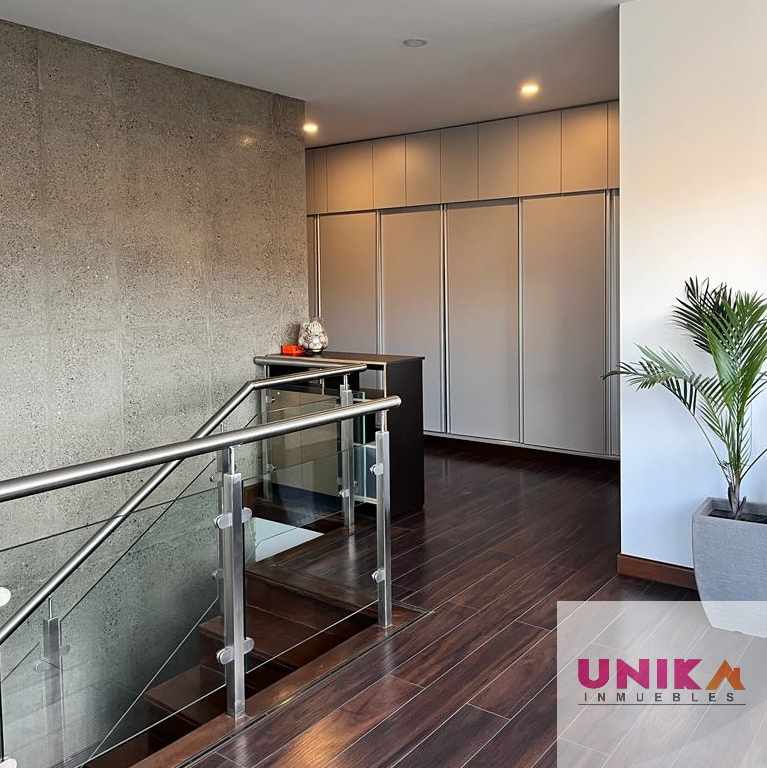 Departamento en Alquiler🏢 LUJOSO DEPARTAMENTO CON TODAS LAS COMODIDADES EQUIPADO Y AMOBLADO Y HERMOSAS VISTAS EN ALQUILER, CALACOTO. Foto 1