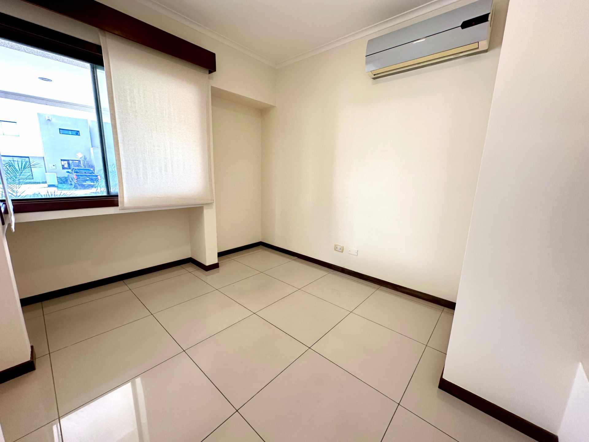 Casa en VentaURB. LA HACIENDA III CASA EN VENTA  3 dormitorios 3 baños 4 parqueos Foto 4