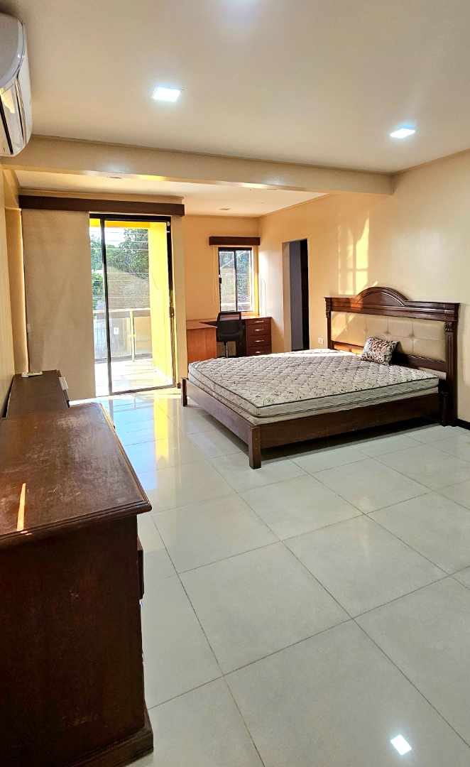 Departamento en AlquilerAv. Brasil 4to anillo 
Atrás del Hospital Guaracachi 

Dpto de 2 DORMITORIOS en Suite 

Bs. 3.000.- 2 dormitorios 2 baños 1 parqueos Foto 9