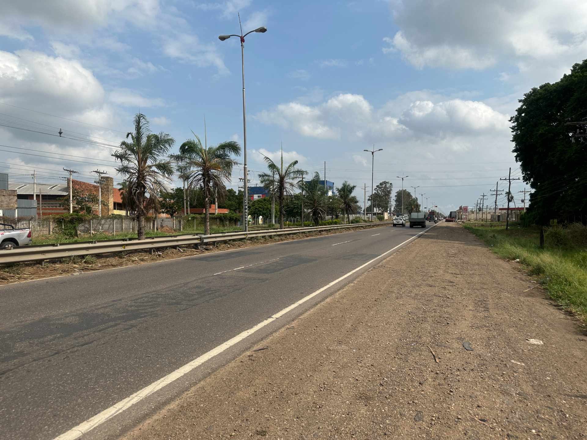Terreno en VentaSobre Carretera Santa Cruz - Warnes Km. 23    Foto 7