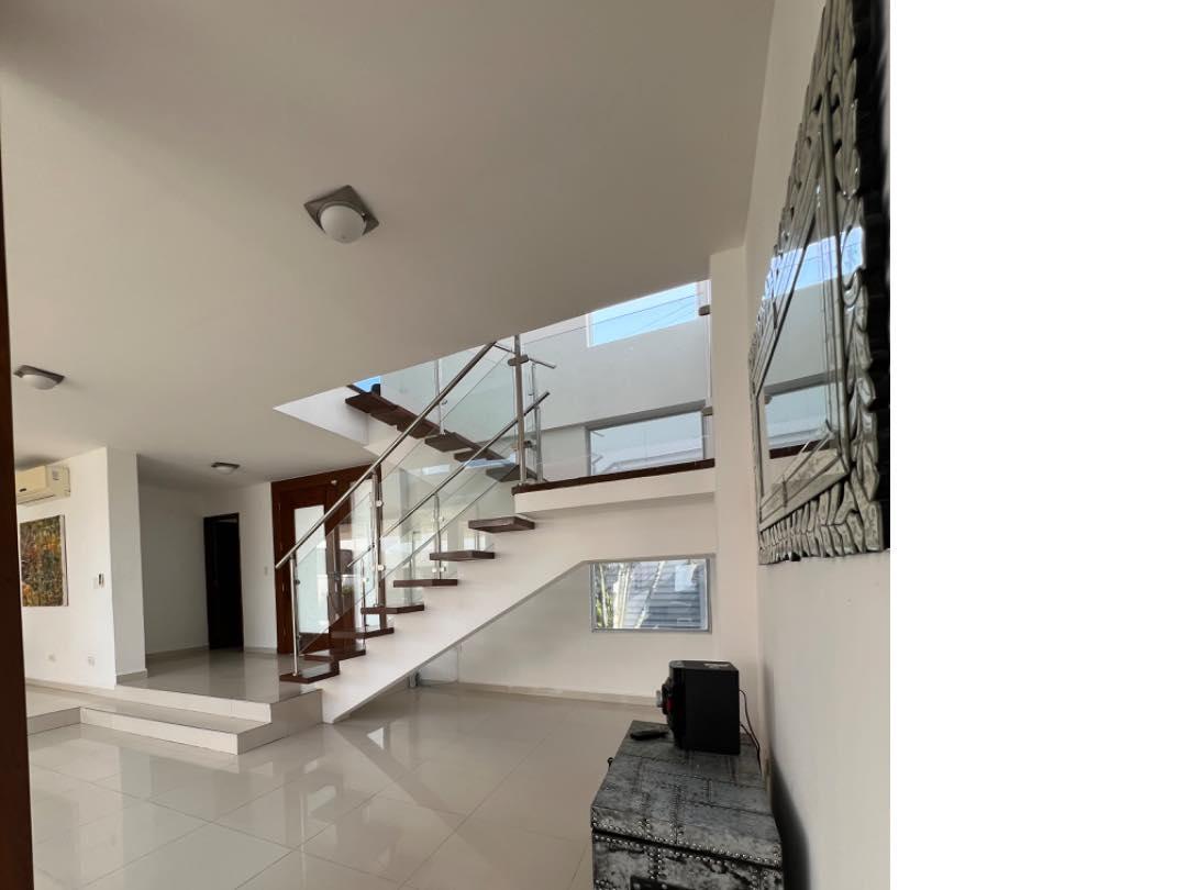 Casa ZONA URUBO A POCOS MINUTOS DEL PUENTE Foto 12