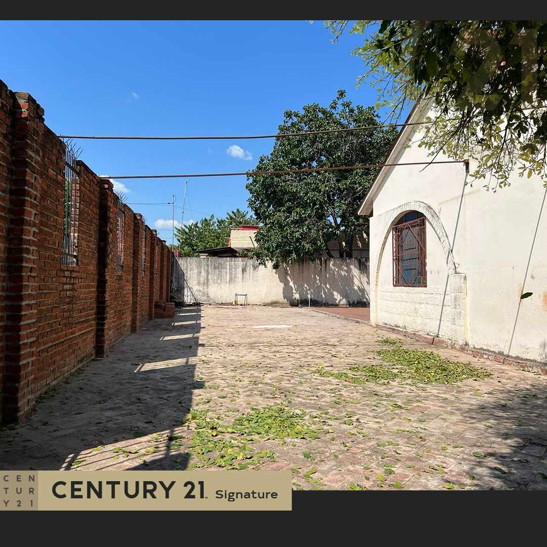 Casa en VentaCASA EN VENTA CALLE DELMIRA CUELLAR ESQUINA MOTACU-WARNES Foto 6